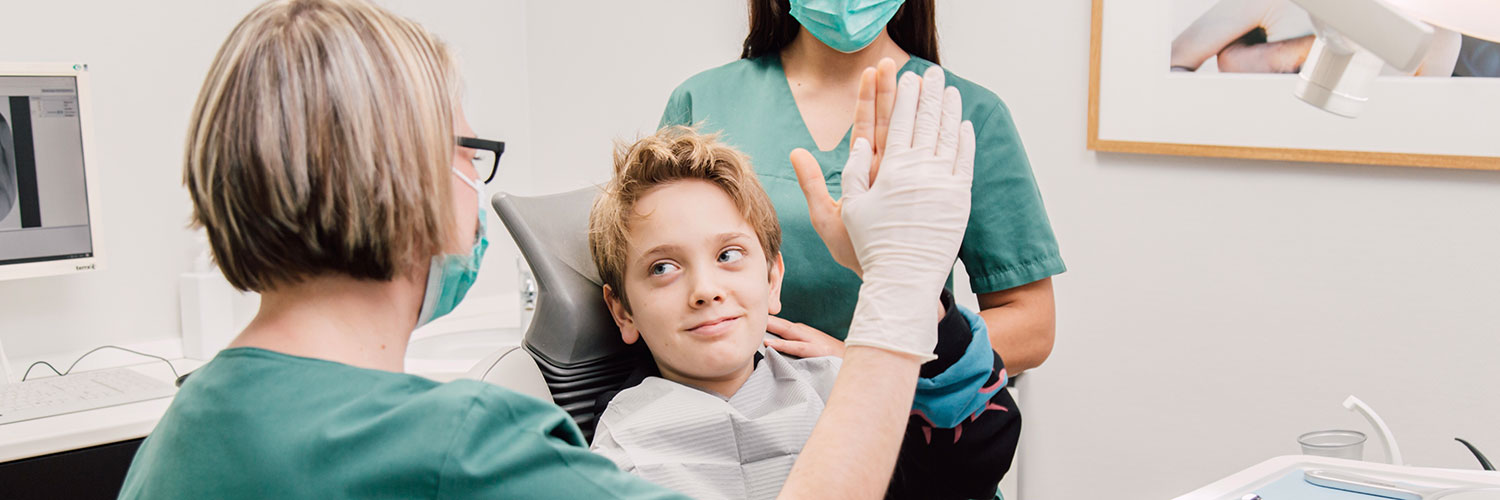 Zahnarzt Köln-Bayenthal - Dr. Andrea Fedder - Praxis - Behandlung Kind